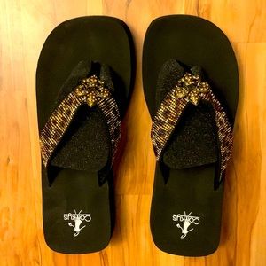 Boutique Corkys Vanessa sandals with crystal detail with Fleur-de-lis design